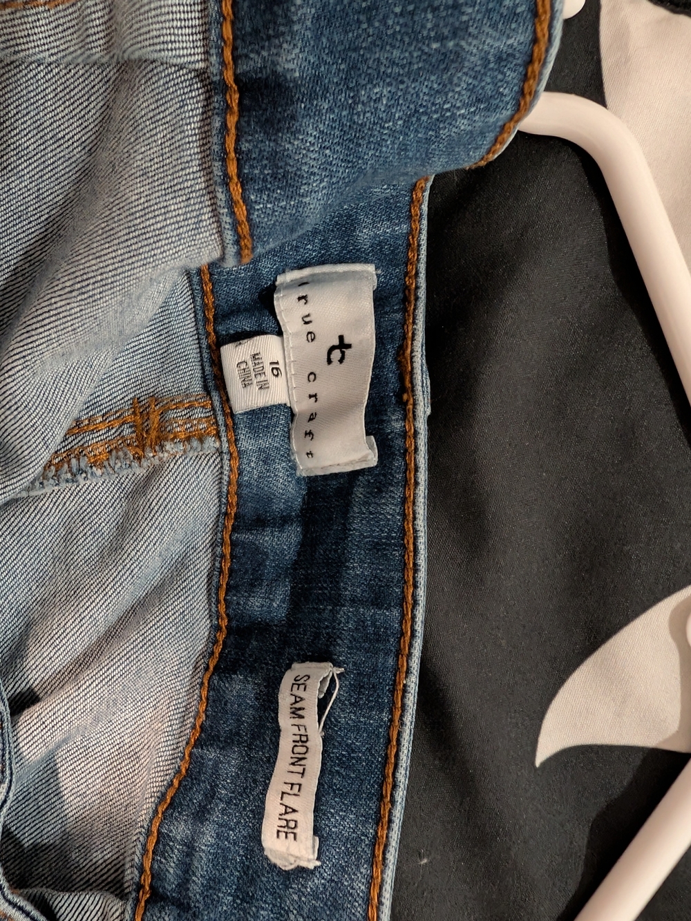 True Craft Mid-Rise Blue Vertical Front Seam Flare Jeans - Picture 2 of 4